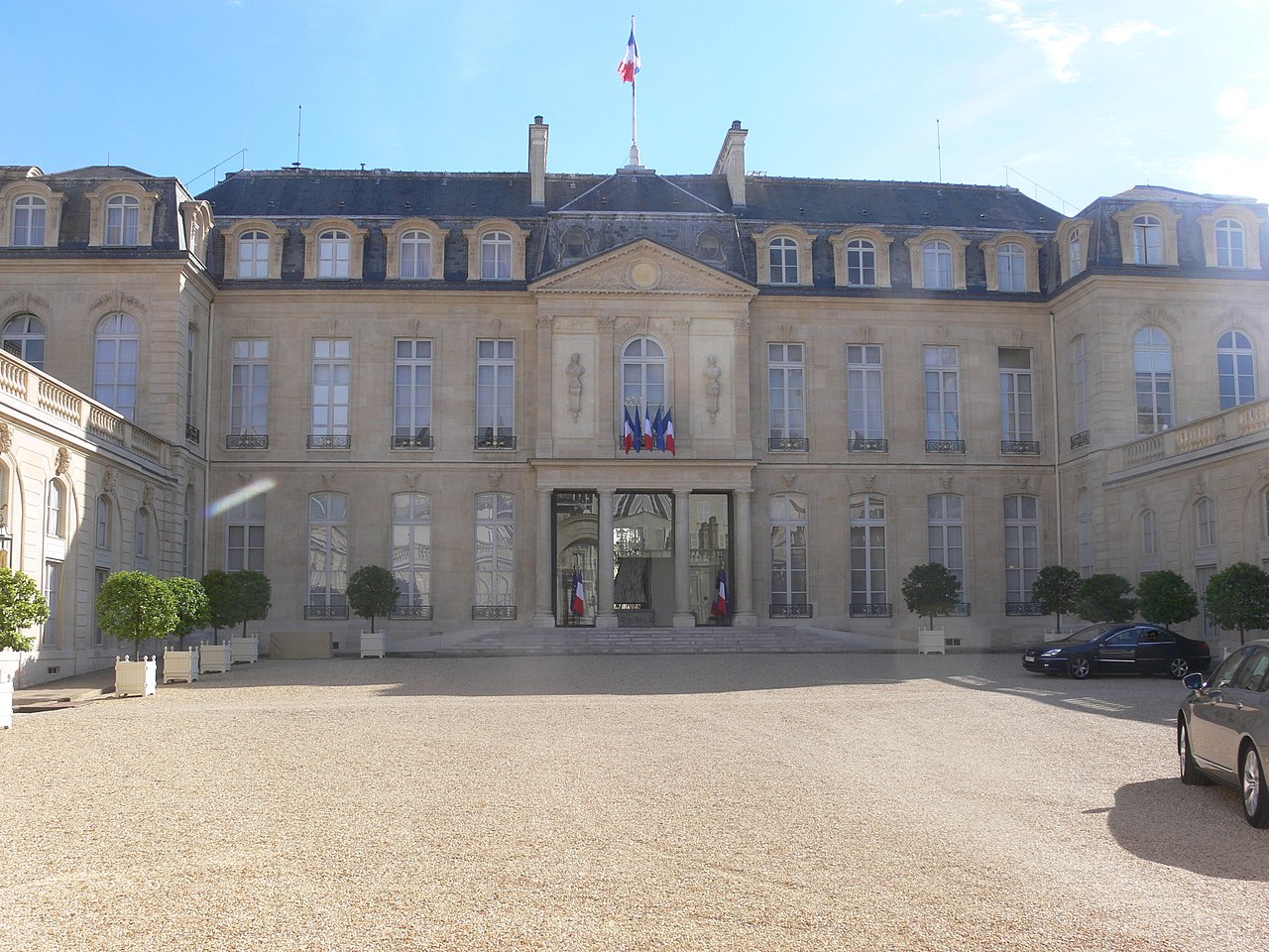 Cours du Palais de l'élysée à Paris